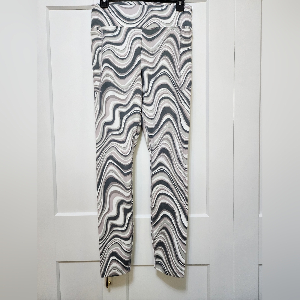 NWT PINK by Victoria's Secret Wavy Patterned Smooth Leggings